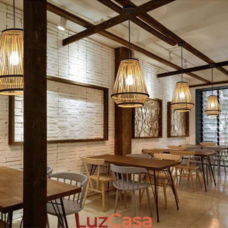 Luminária pendente de cabeceira em bambu trançado