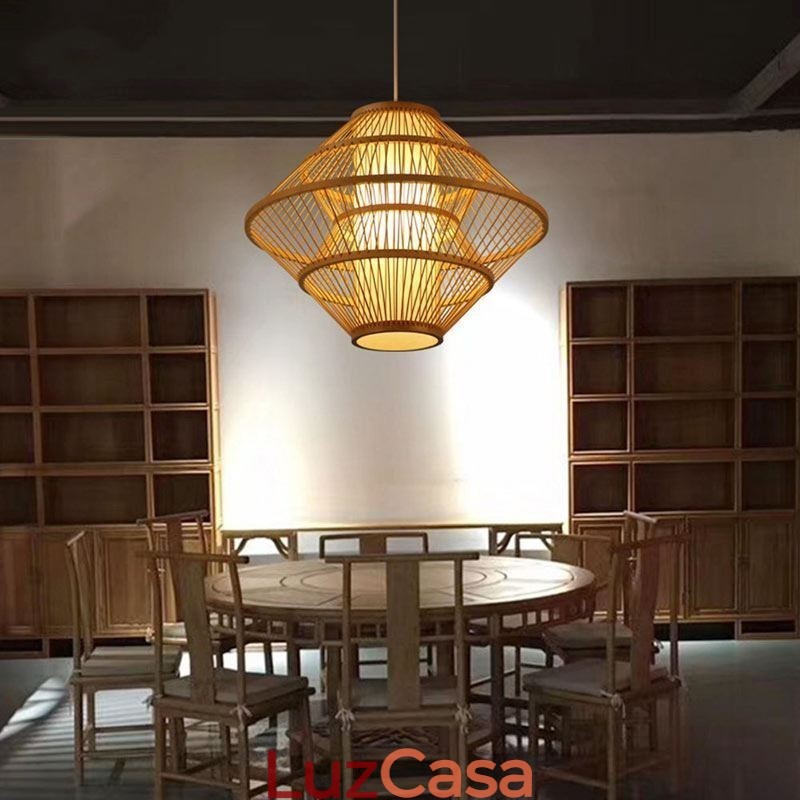 Luminária pendente de bambu com design de giroscópio