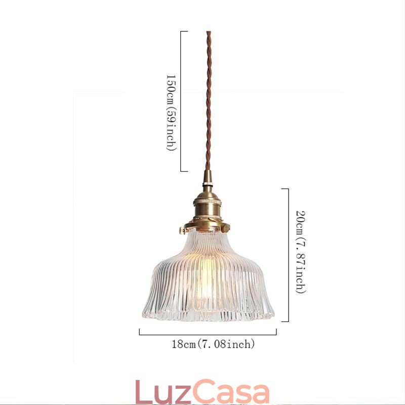 Luminária pendente grande de vidro transparente com nervuras e suporte de latão com interruptor giratório