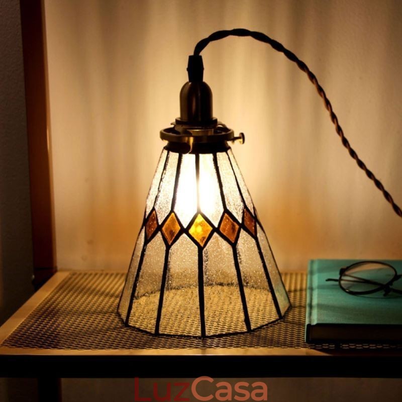 Luminária de teto rústica com pingente de vidro colorido