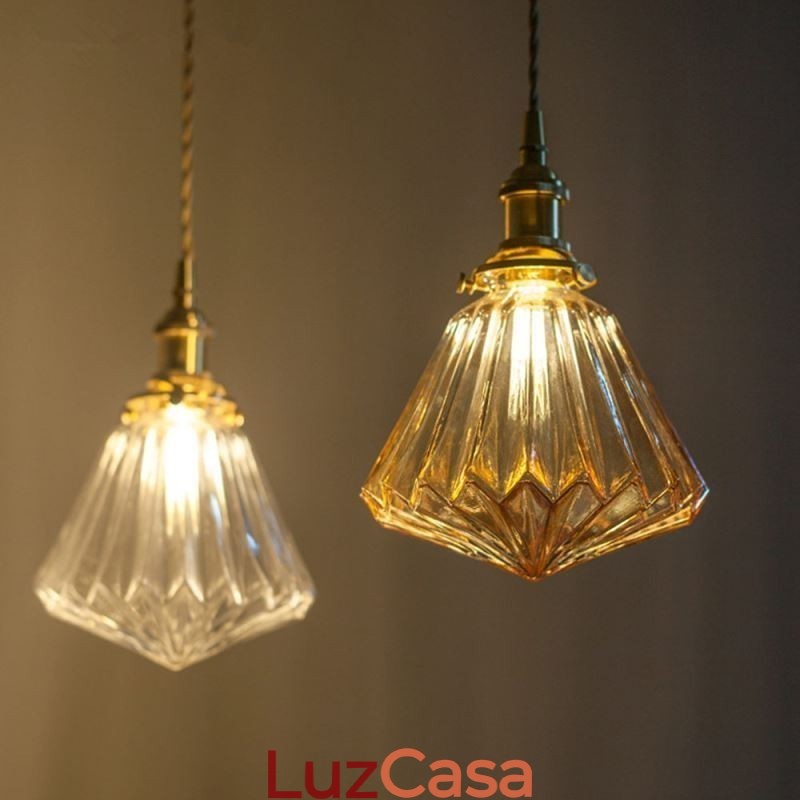 Luminária pendente de vidro com nervuras em diamante transparente