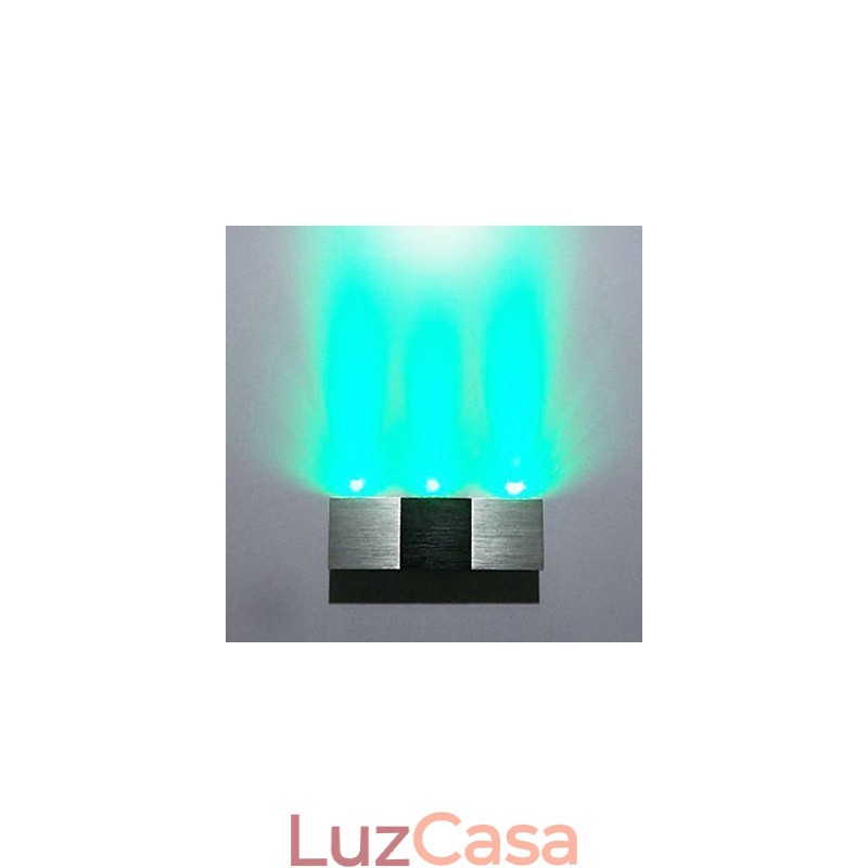 Luminária de parede moderna com corpo retangular de alumínio com luz difusora