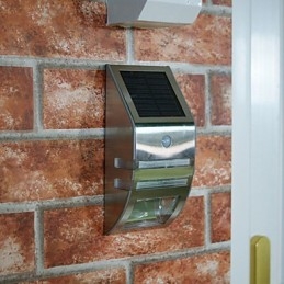 Luminária de parede solar branca com sensor de movimento PIR