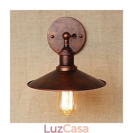 Vila de estilo industrial minimalista em frente ao corredor da igreja, arandela decorativa de bronze vermelho, guarda-chuva nostálgico