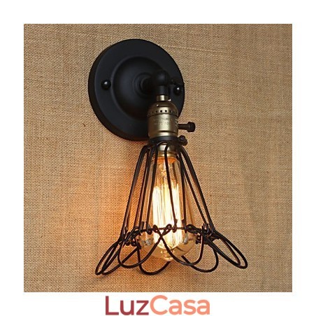 Aplique decorativo de parede estilo industrial americano cerca de malha de ferro