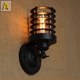 Escadas do corredor escuro A varanda da cabeceira de uma cama Luminária de parede decorativa