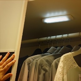 Indução do corpo humano como luz de sapato de placa ultrafina pegajosa Ambry, uma luz noturna, lâmpada de parede