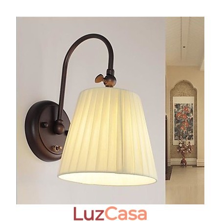 Luminária de parede de ferro com cúpula de tecido em 1 luz Luminária de parede de ferro com cúpula de tecido em 1 luz