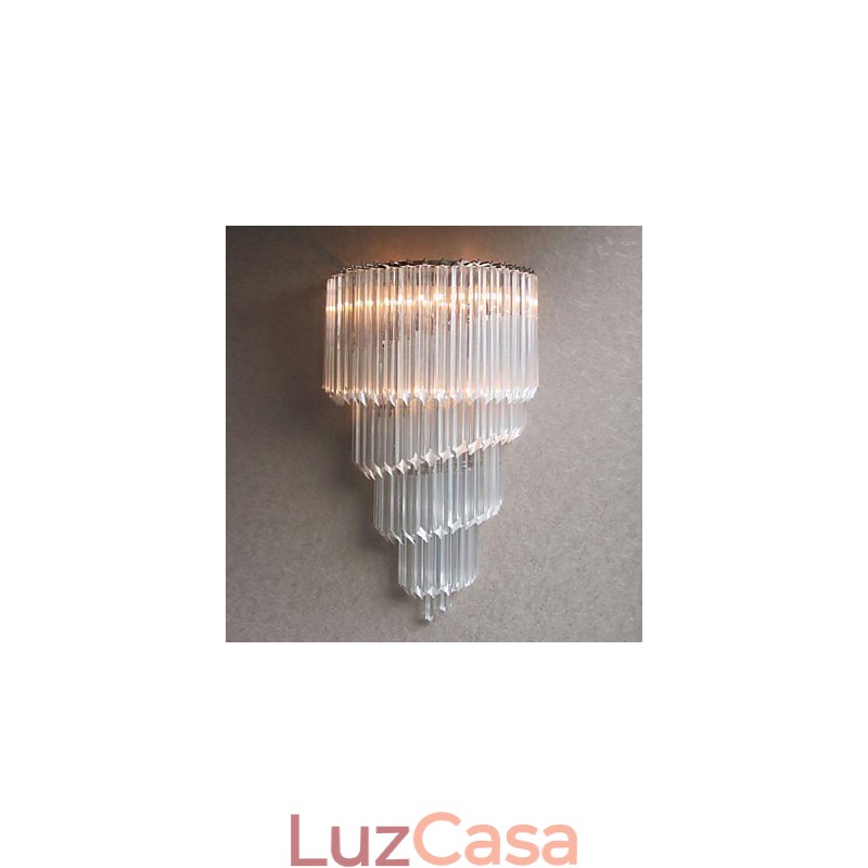 Luminária de parede com acabamento cromado, faixas de cristal e 3 luzes