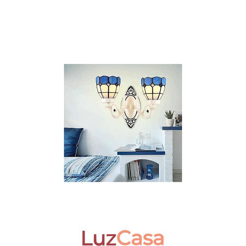 Outros apresentam arandelas de parede Uplight