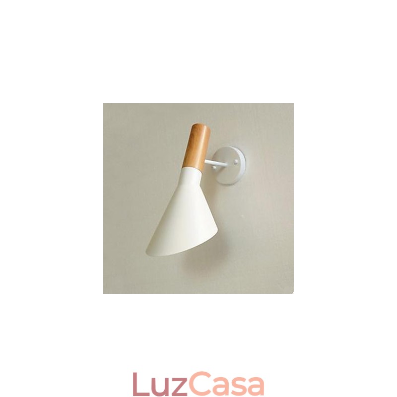 Moderno Simples Sala de estar Cama Ferro Forjado Imitação Madeira Luminária de Parede
