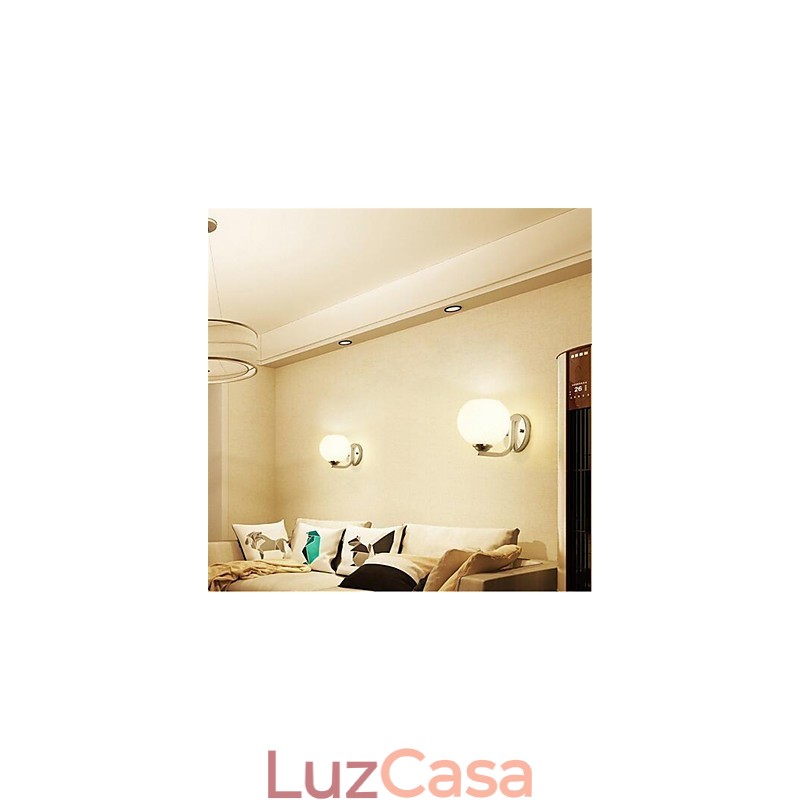 Recurso de galvanoplastia simples, moderno e contemporâneo para proteção ocular com braço oscilante e luz ambiente