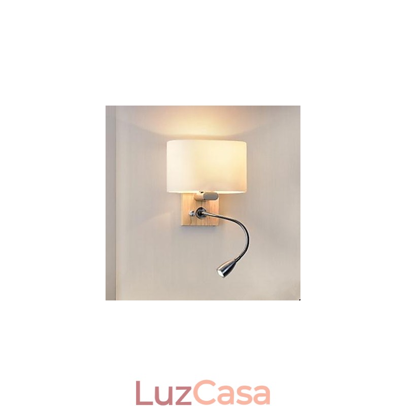 Outros modernos e contemporâneos apresentam arandelas de parede com luz ambiente