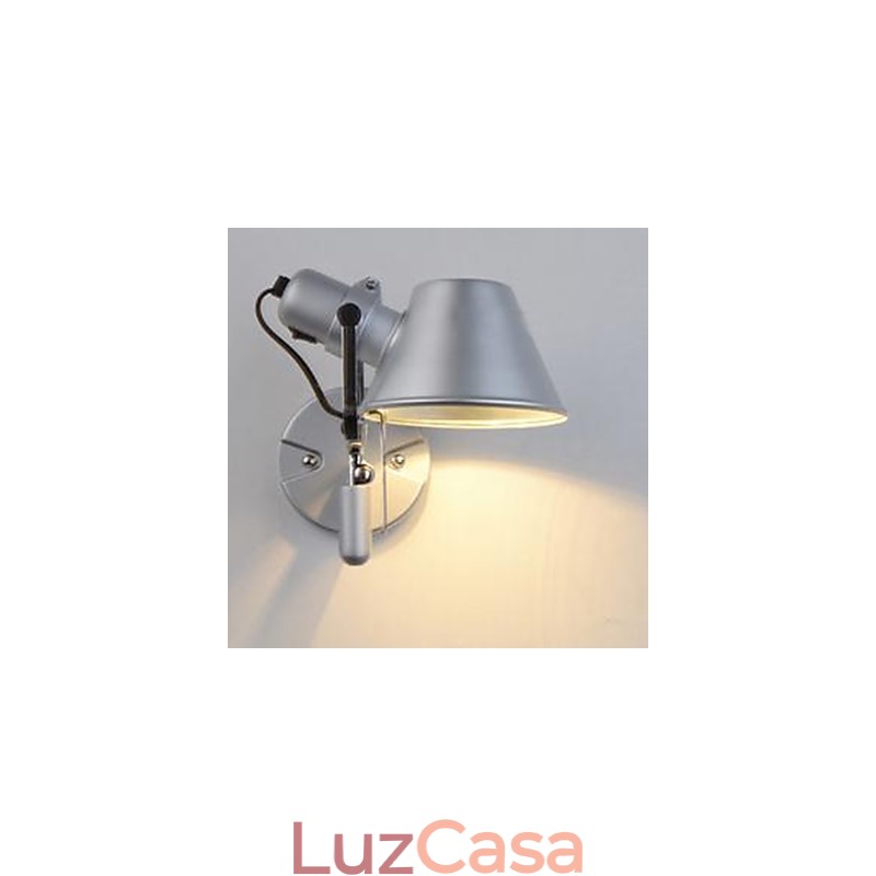 Luminária de parede moderna contemporânea prateada com proteção para os olhos e luz ambiente