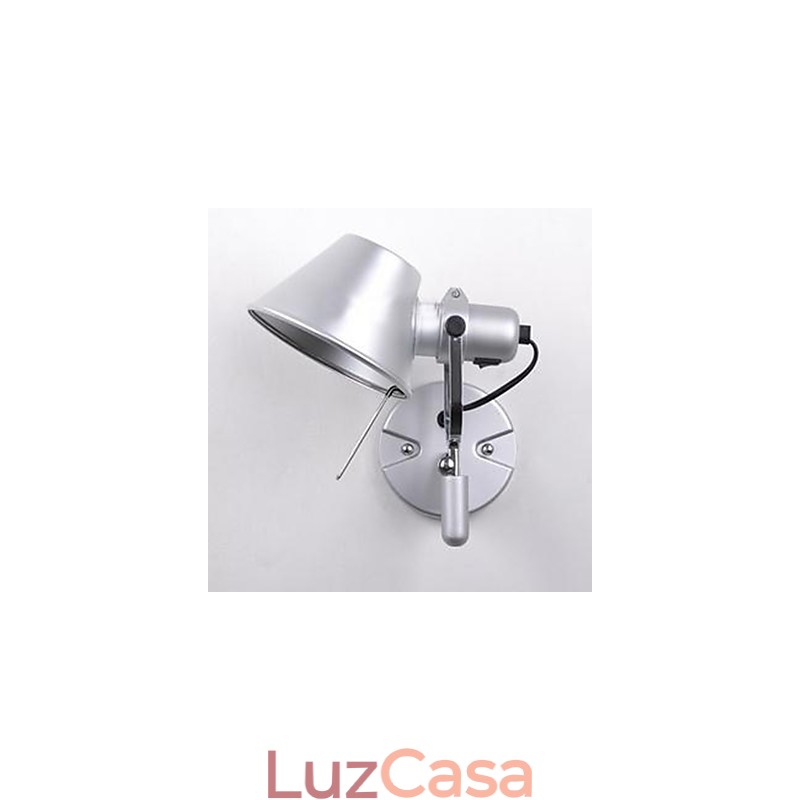 Luminária de parede moderna contemporânea prateada com proteção para os olhos e luz ambiente