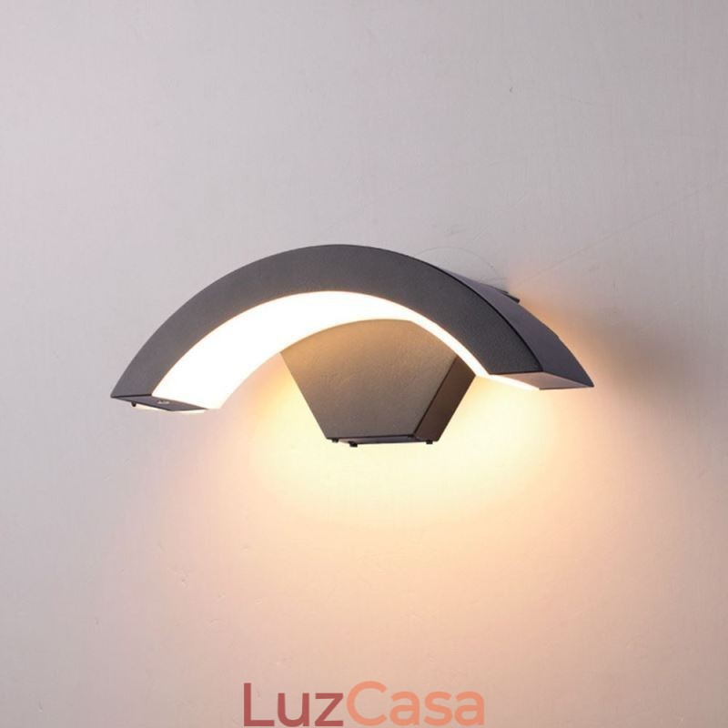 Luminária de parede minimalista de alumínio para jardim, à prova d'água, em formato de crescente