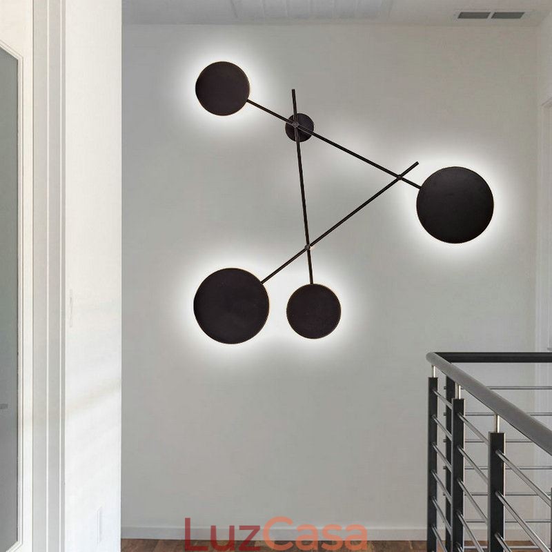 Luminária de parede moderna com formato geométrico em ferro