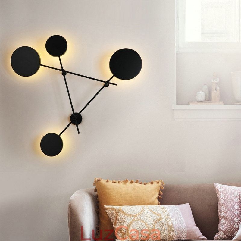 Luminária de parede moderna com formato geométrico em ferro