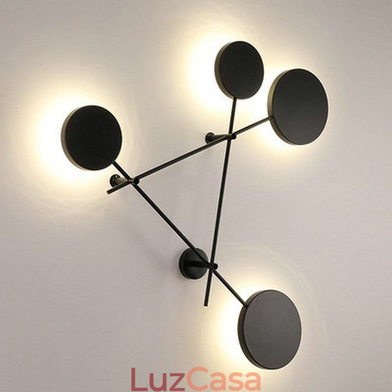 Luminária de parede moderna com formato geométrico em ferro