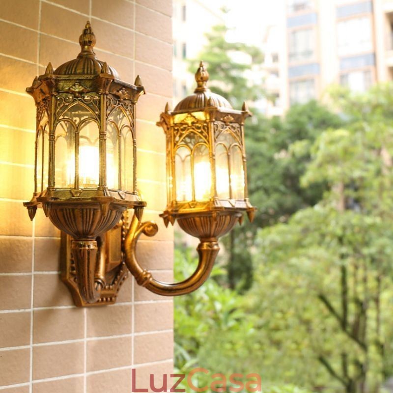 Aplique de parede europeu para exterior à prova d'água com luz de parede de castelo duplo