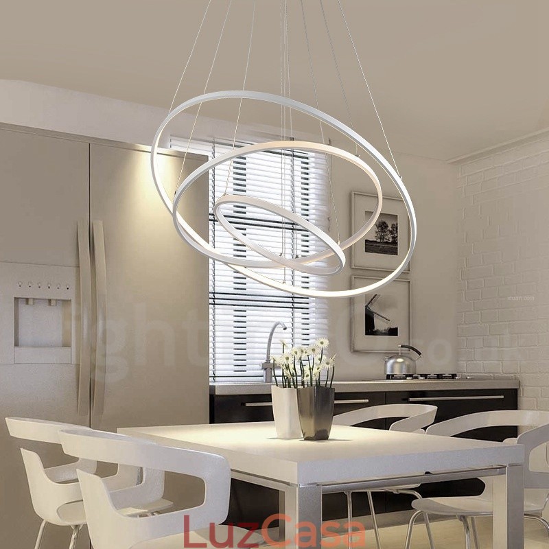 Luminária pendente regulável com controle remoto, design moderno, três anéis