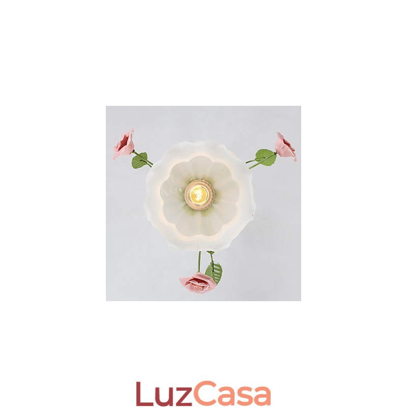 Flores e plantas de jardim do Dia dos Namorados absorvem luz de cúpula