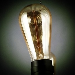 Designers do país pintando luminária pendente de metal