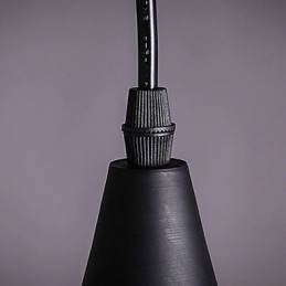 Luminária pendente aerodinâmica em preto