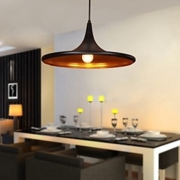 Luminária pendente contemporânea de alumínio com cúpula preta